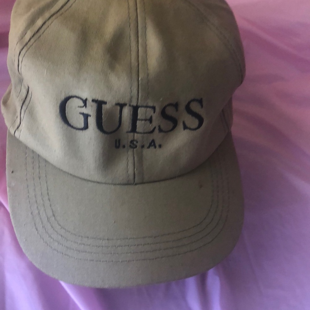 Guess ball 🧢 cap